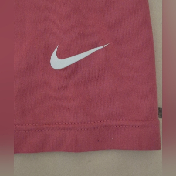 Nike Youth Short Sleeve Performance Tee – Pink – Youth Large - Picture 4 of 5